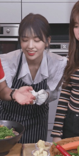 밥달라는 안유진.gif | 인스티즈