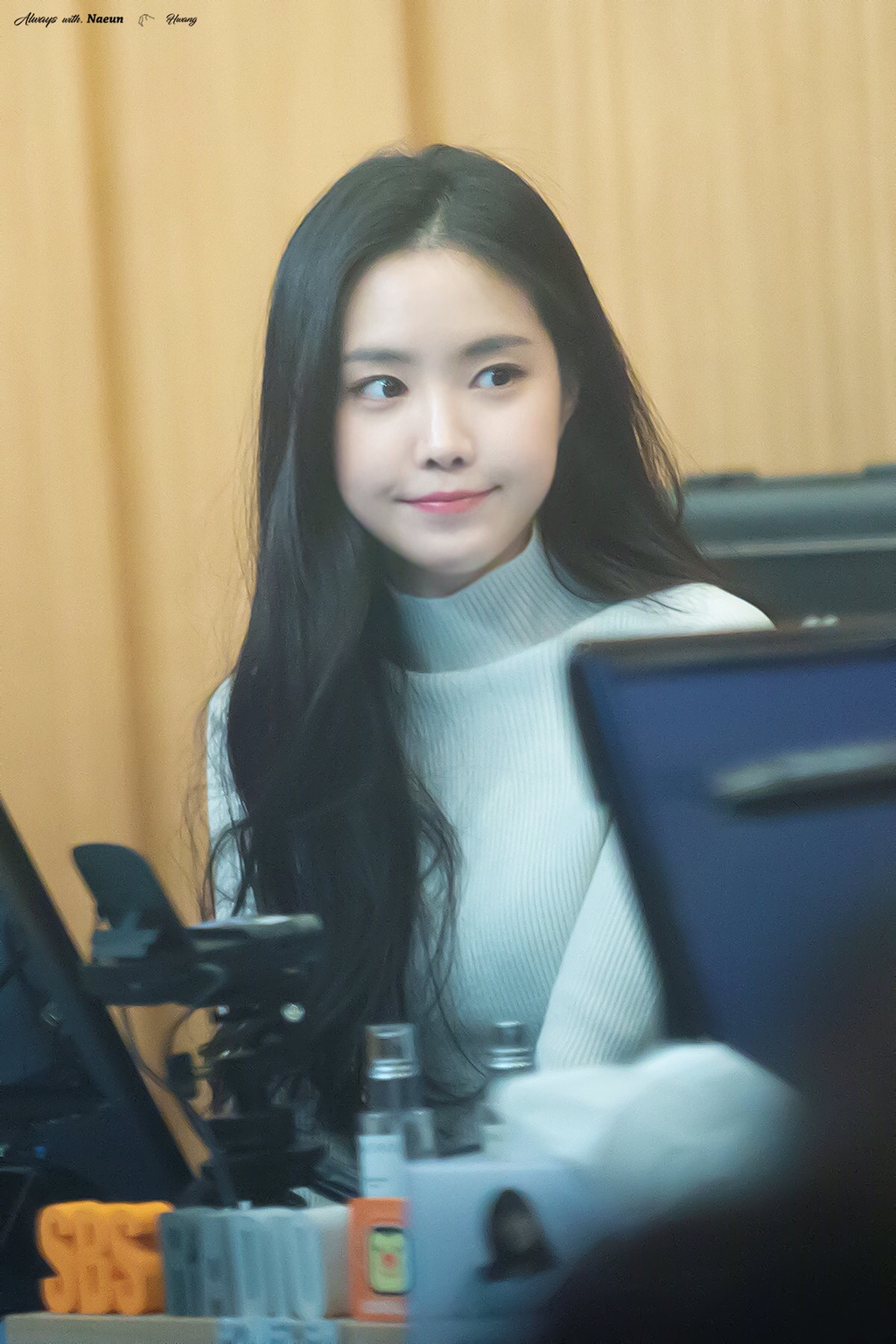 [에이핑크] 맘스터치는 역시 딥치즈버거라서 나은이 | 인스티즈