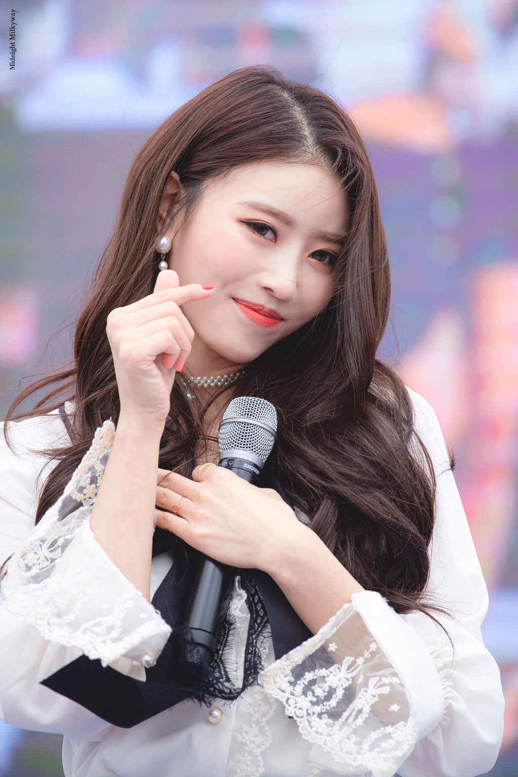 [러블리즈] 가을가을한 사진찍고와서 미주 | 인스티즈