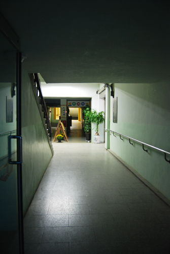 사람없을 때 병원 VS 학교 | 인스티즈