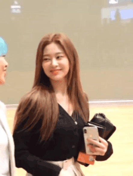 아이즈원) 태국으로 가기 위해 출국하는 김민주 | 인스티즈