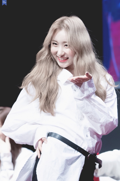 아이즈원) 귀여운 포즈 하다가 현타온 이채연 | 인스티즈