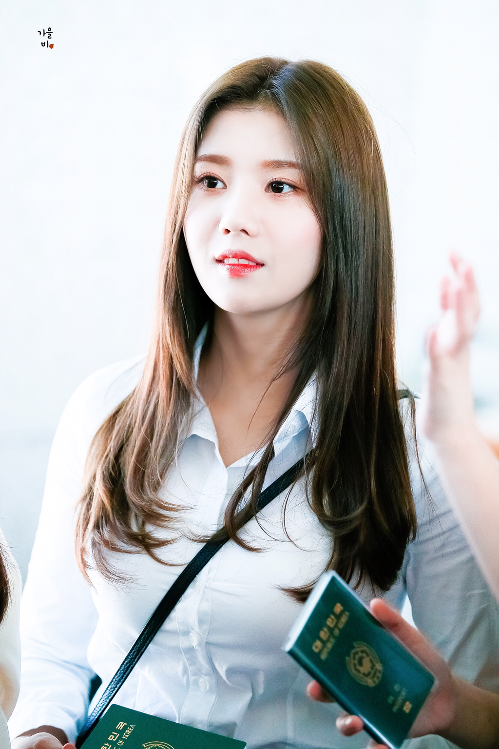 [아이즈원] 주말에 여사친님과 만날 약속을 잡아서 권은비 | 인스티즈