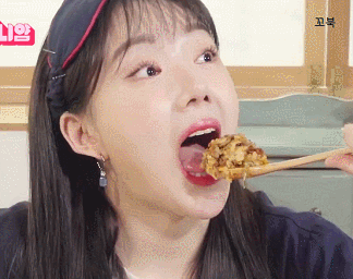 복스럽게 잘먹는 여자친구 예린이 긔여운 먹방.gif | 인스티즈