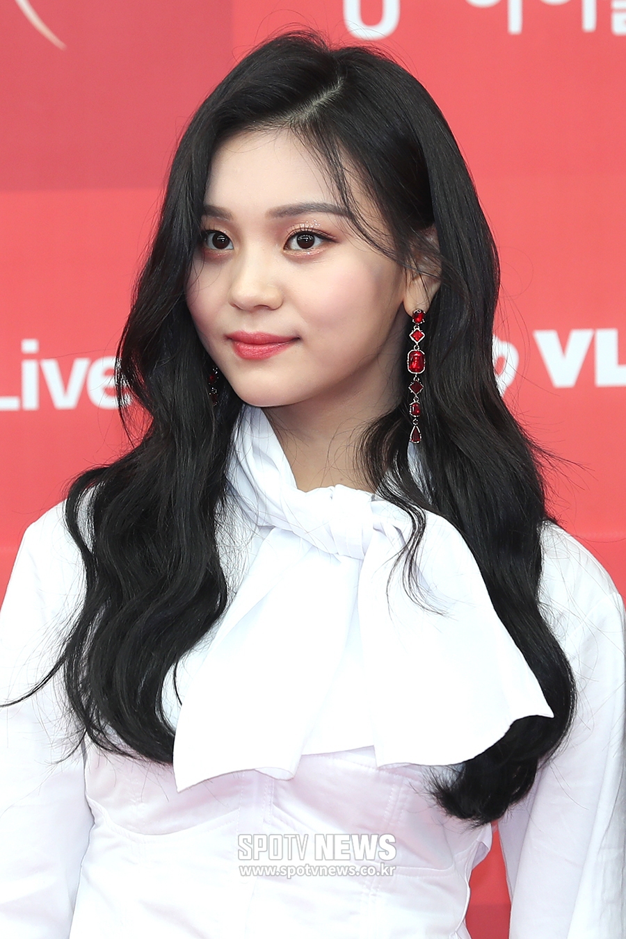 오늘자 여자친구 골든디스크 레드카펫.jpg | 인스티즈
