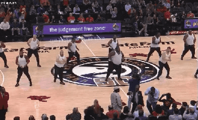 치어리더의 옷찢는 퍼포먼스.gif | 인스티즈