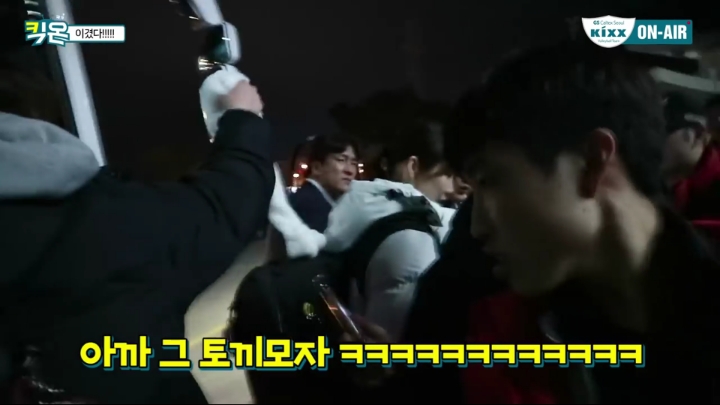 코스프레(?)하는 감독.jpg | 인스티즈