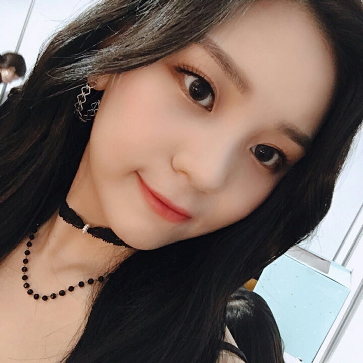 여자친구 엄지.insta | 인스티즈