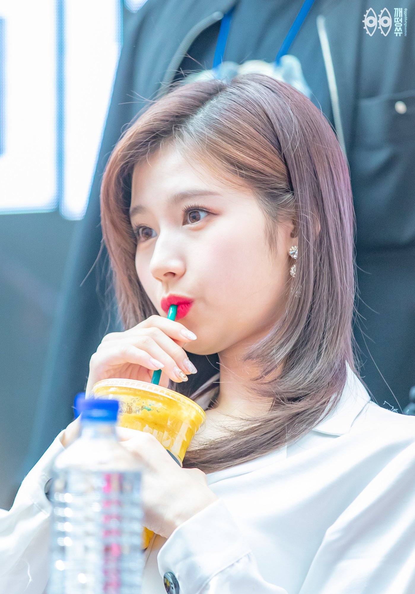 오늘 생일을 맞은 트와이스 사나.jpg | 인스티즈