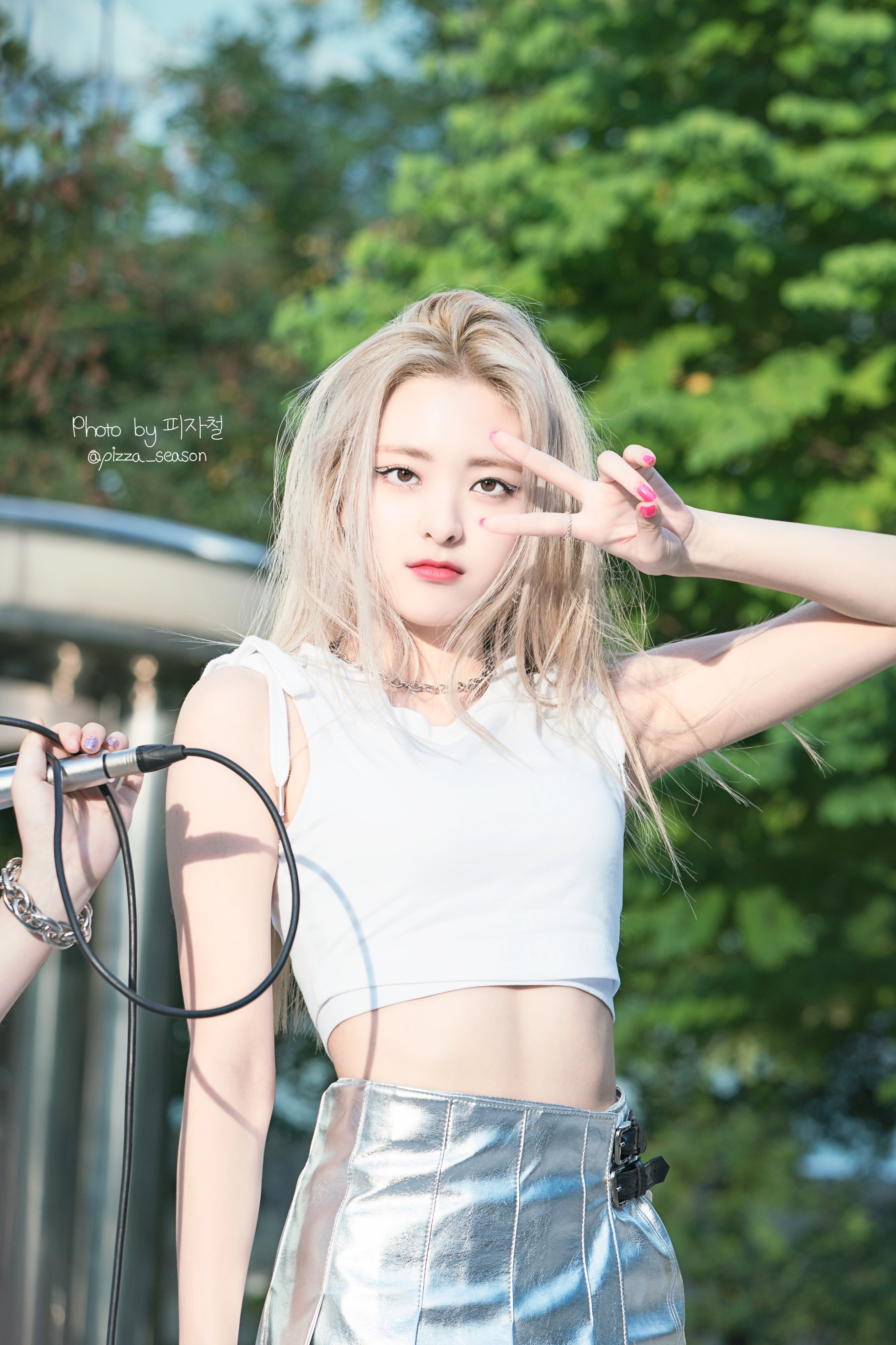 금발머리 ITZY 유나.jpgif | 인스티즈