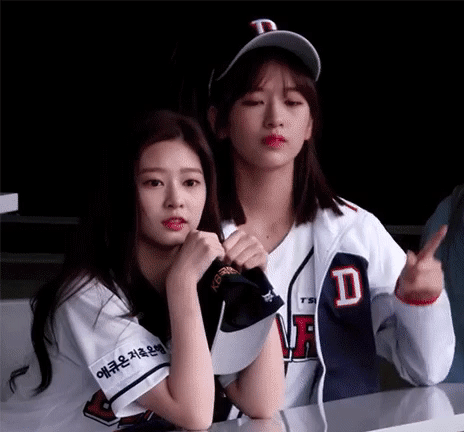 고2인 언니에게 계속 장난치는 중3 (아이즈원) | 인스티즈