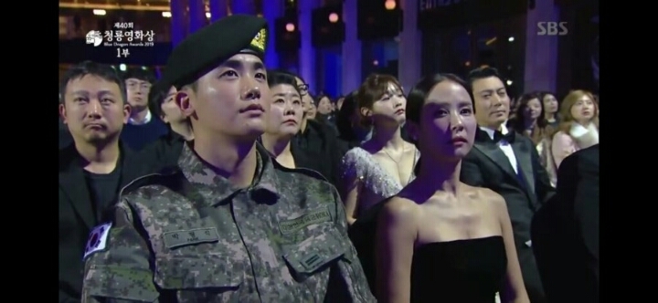 수방사 군복무 중 청룡영화상 참석한 박형식 | 인스티즈