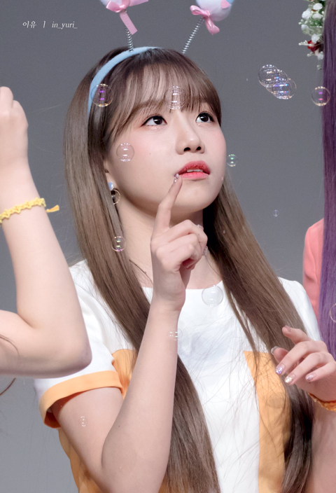 아이즈원) 눈이 점점 모여버리는 조유리.jpg | 인스티즈