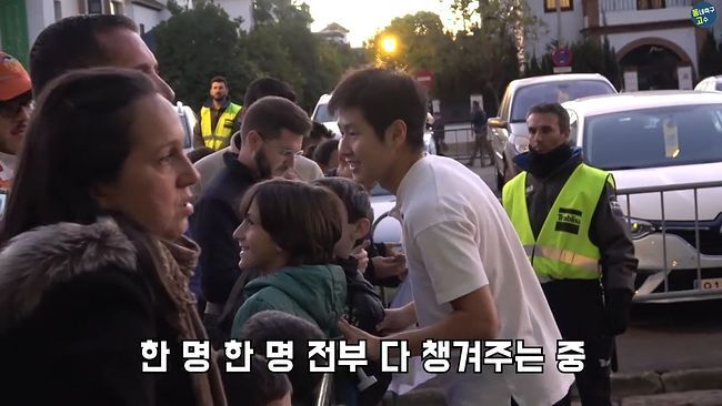 이강인 팬서비스.jpg | 인스티즈