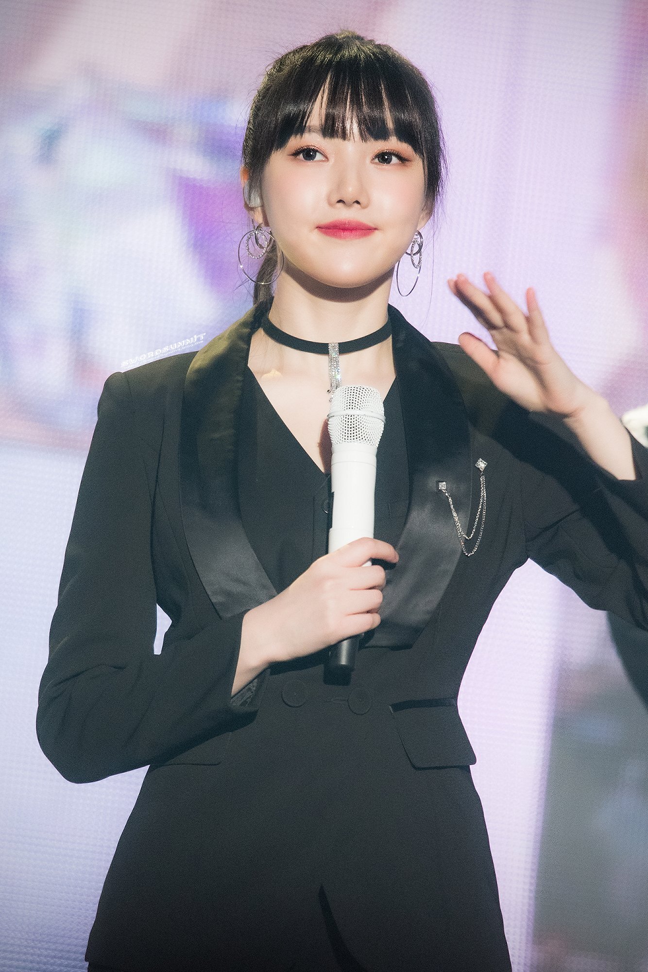 나른한 오후에 보니까 은근히 미인인 듯한 여자친구 예린이.jpgif | 인스티즈