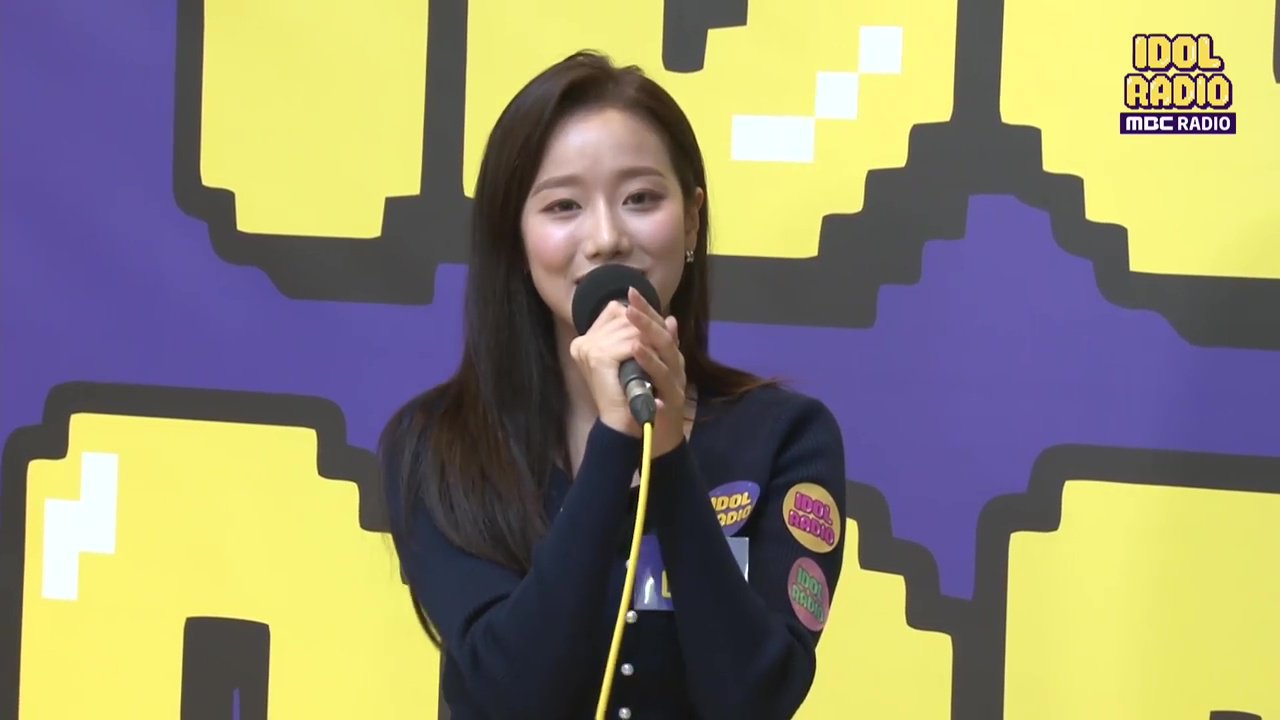 아이돌라디오 출연한 이나은.jpgif | 인스티즈