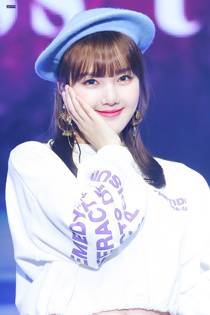 주말 아침을 여는 여자친구 예린이.jpgif | 인스티즈