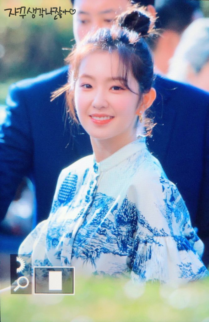 행사장에서 완전 귀여운 똥머리한 레드벨벳 아이린.jpgif | 인스티즈