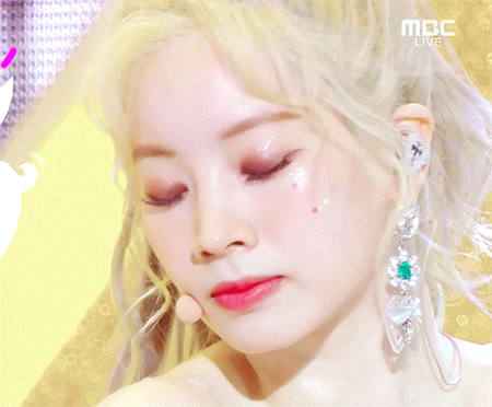 오늘자 트와이스 컴백무대 엔딩요정 다현이 ㄷㄷ | 인스티즈
