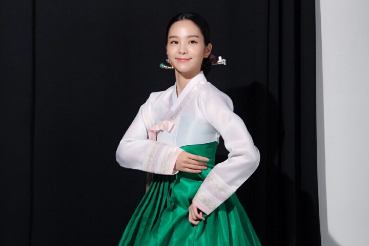 새삼 이쁘고 귀여운 송소희 | 인스티즈