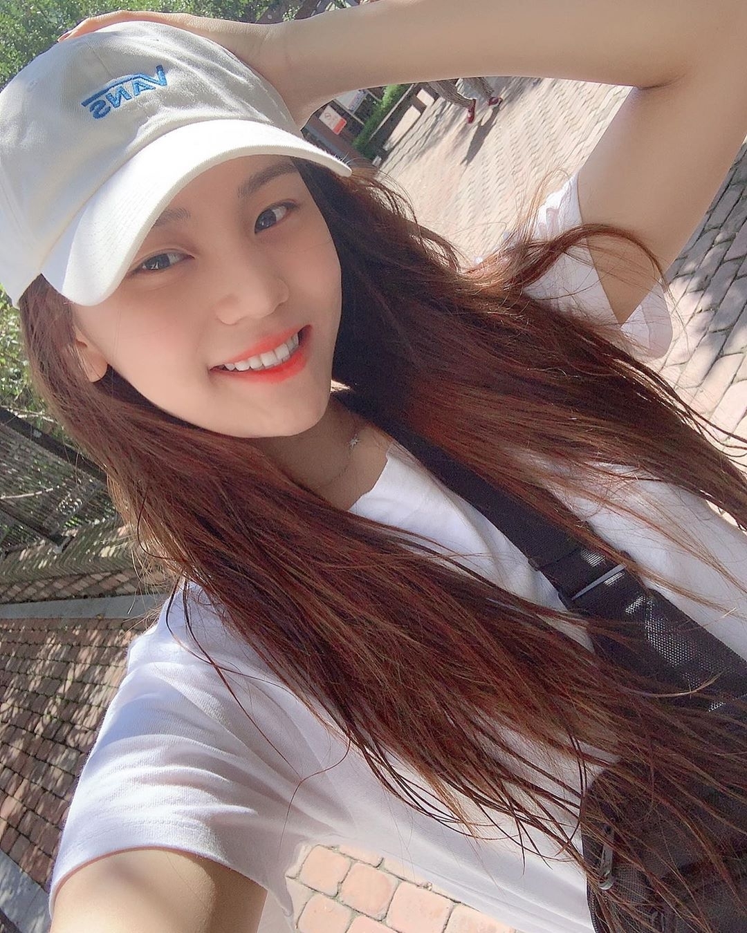 여자친구 인스타그램(엄지).jpg | 인스티즈