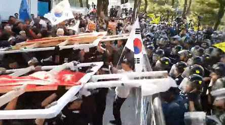 어제자 광화문 집회 폭도들.gif | 인스티즈