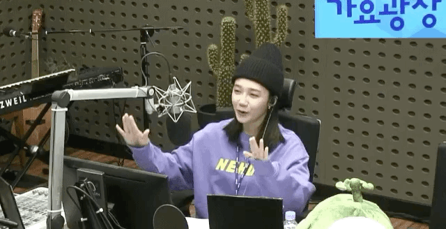 에이핑크 정은지 최근 라디오 부스.jpgif | 인스티즈