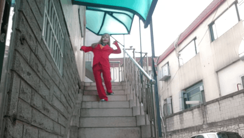 실제 조커 계단씬을 떠오르게하는 코스프레 ㄷㄷ | 인스티즈