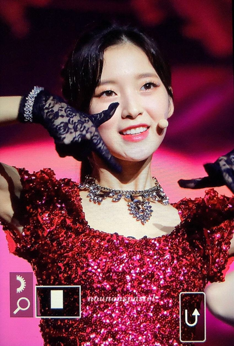 콘서트에서 섹시 걸크러쉬 무대한 오마이걸 아린 프리뷰 ㄷ ㄷ ㄷ.jpg | 인스티즈