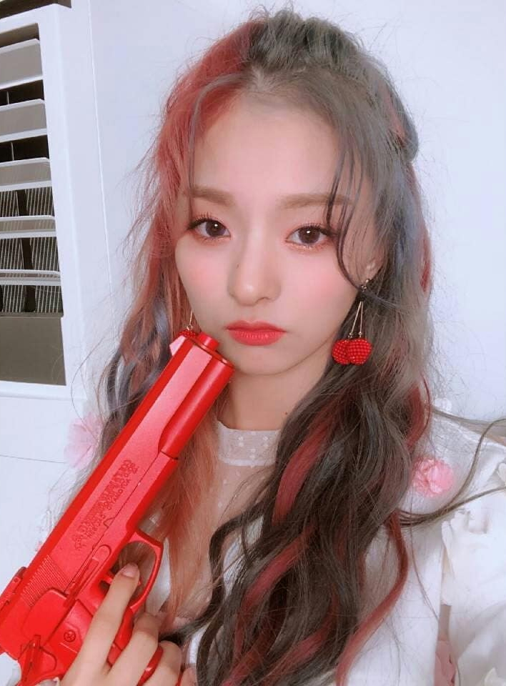 데뷔 300일기념 프로미스나인 이나경 | 인스티즈