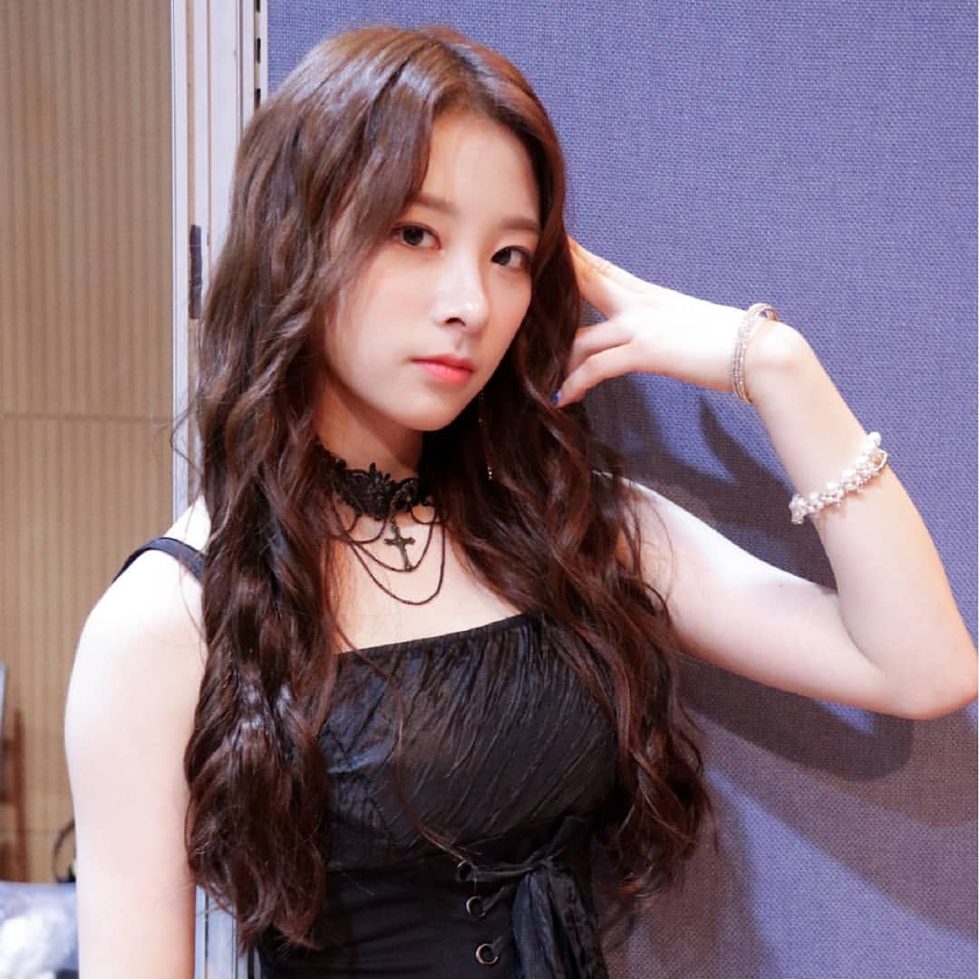 오늘자 로켓펀치 | 인스티즈