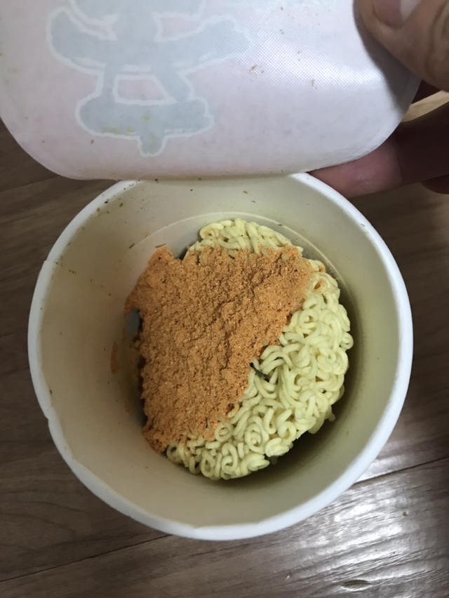 일본에서 파는 신라면 컵라면입니다.. | 인스티즈