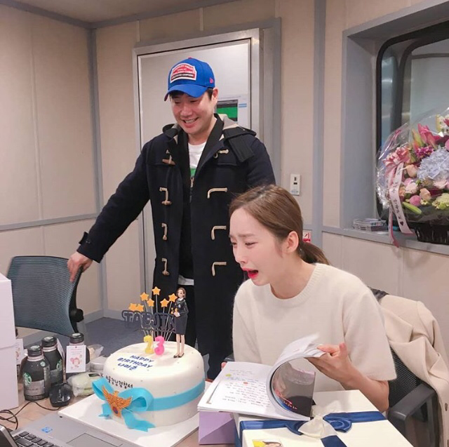 생일선물 받은 윤태진.jpg (+ 행복춘X울보춘) | 인스티즈