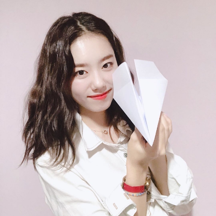한-아세안 정상회의를 홍보하는 김소혜 | 인스티즈