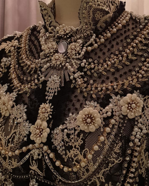 청하 연말 시상식 의상 디테일.jpg | 인스티즈