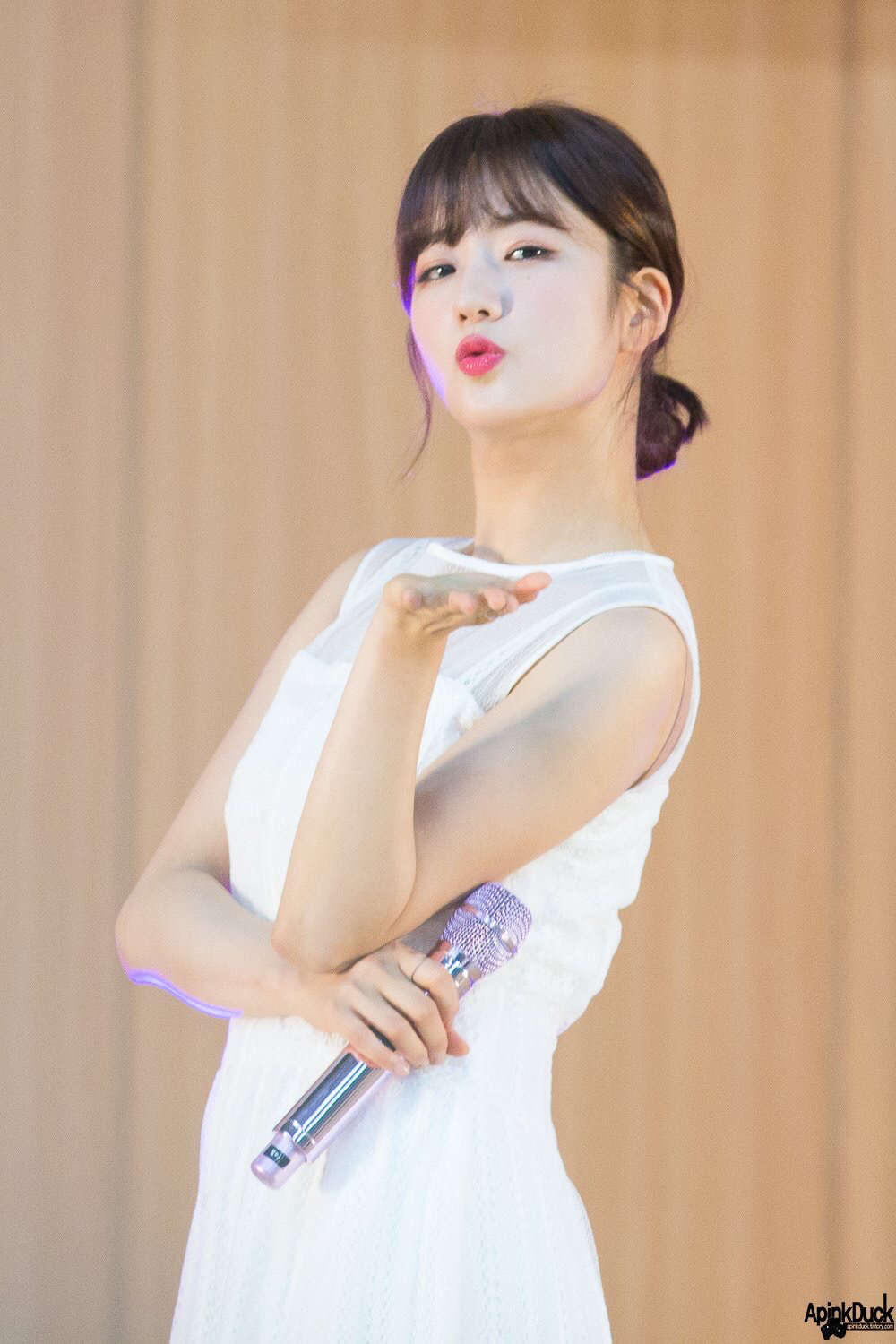 [에이핑크] 은행 갔다가 창구에서 초등학교 동창을 만나서 보미 | 인스티즈