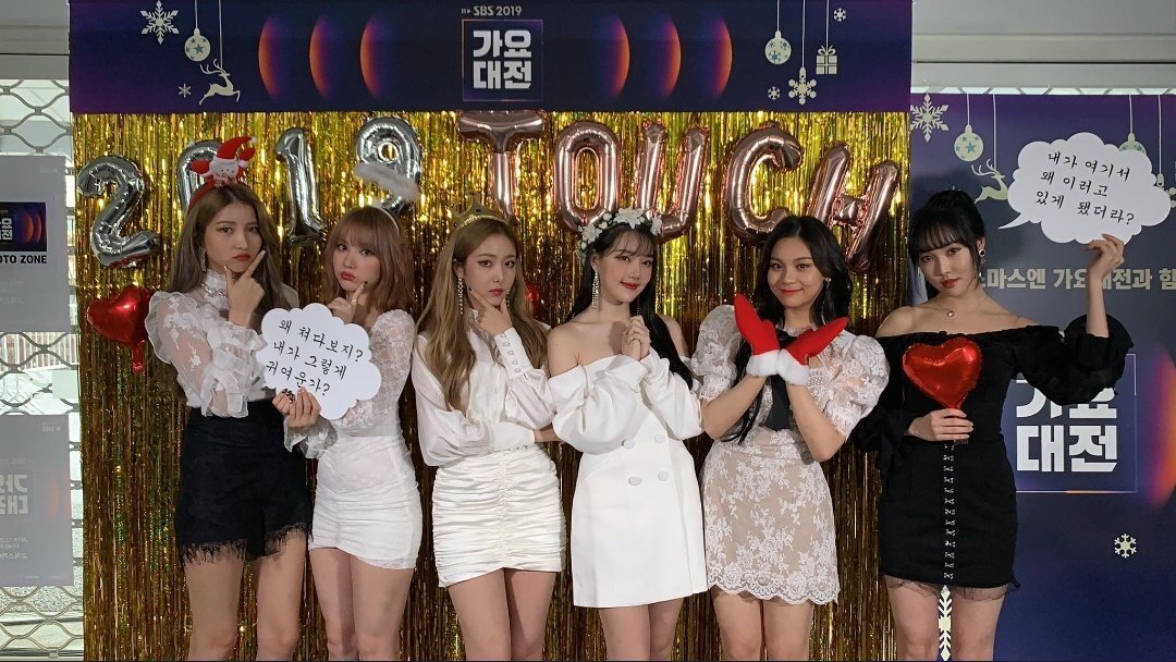 여자친구 sbs 가요대전 레드카펫.jpg | 인스티즈