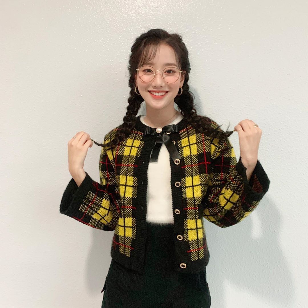 안경쓴 오늘자 에이프릴 나은이 인스타그램.jpg | 인스티즈