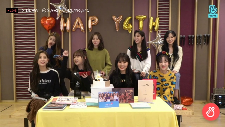 러블리즈 데뷔 4주년으로 V앱이 끝나서 캡쳐짤 | 인스티즈