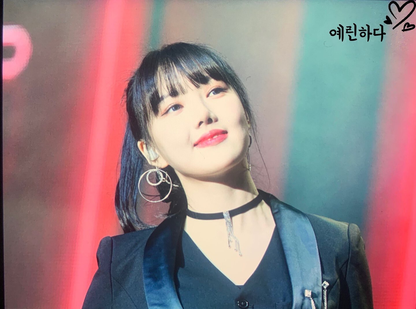 나른한 오후에 보니까 은근히 미인인 듯한 여자친구 예린이.jpgif | 인스티즈