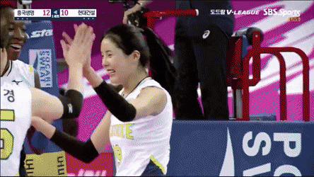 시합 중에 내 딸이 공격하는데 그걸 막는게 내 딸일 때.gif | 인스티즈