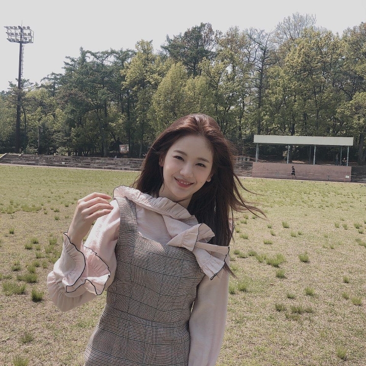 모두들 크리스마스에 이렇게 화알짝 웃으시란 의미로 장규리.jpgif | 인스티즈