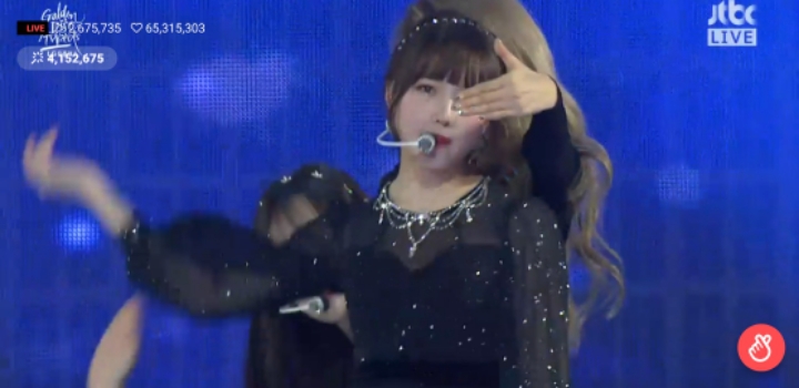 190105 골든디스크어워즈 어워즈 레전드 찍은 여자친구.jpg | 인스티즈