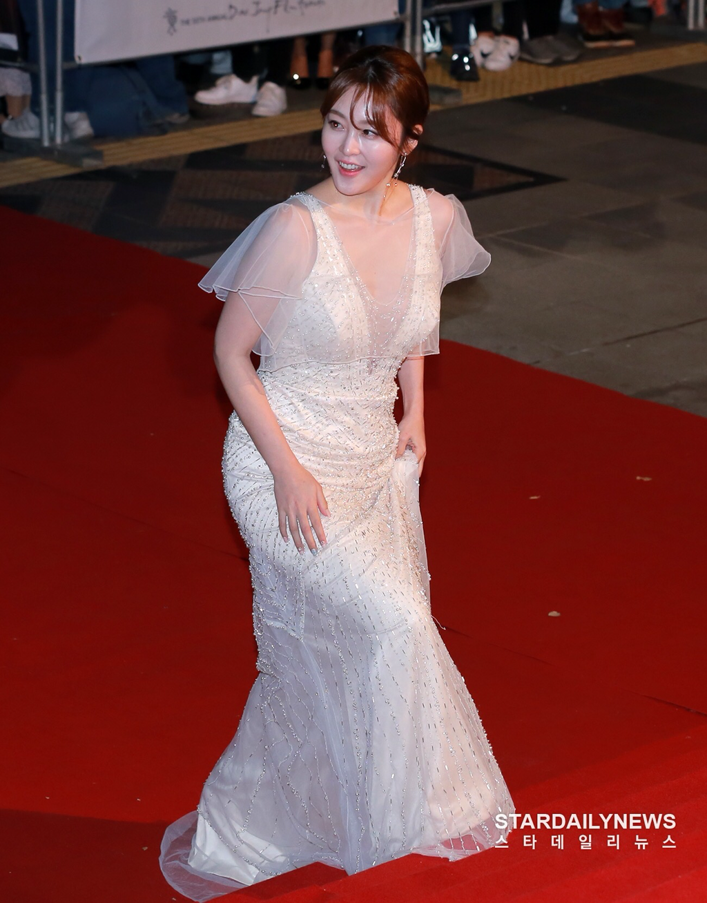 10.22 레드카펫 밟은 임금님.jpg | 인스티즈