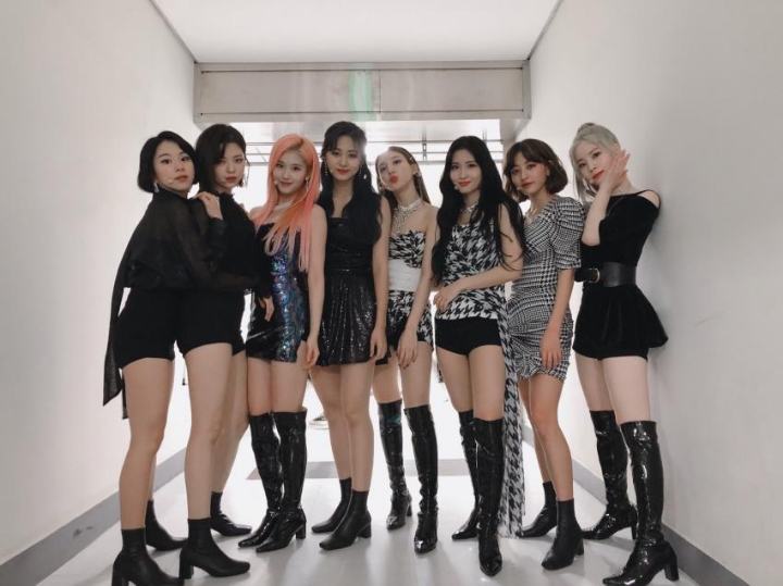오늘자 트와이스 뮤뱅 1위 기념 공식트윗 | 인스티즈