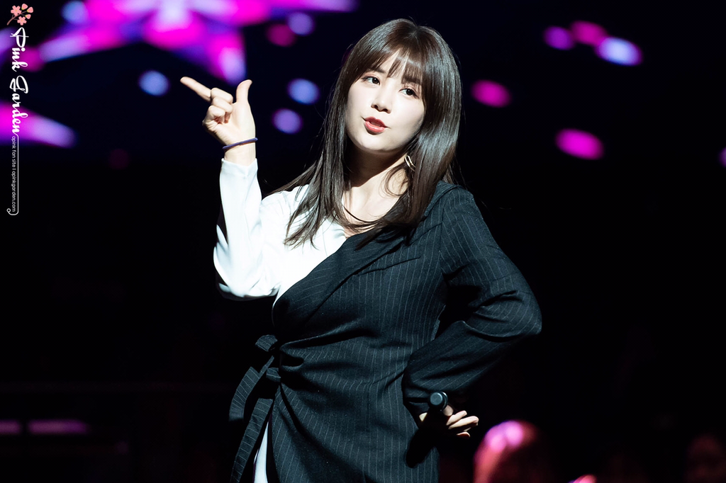 [에이핑크] 비 올것 같은 날씨라서 박초롱 | 인스티즈
