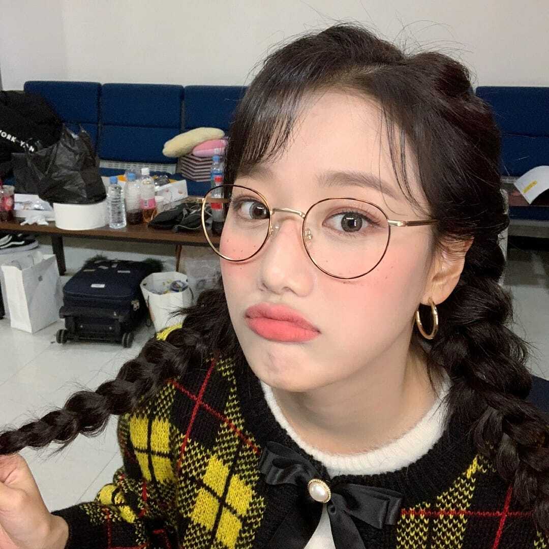 안경쓴 오늘자 에이프릴 나은이 인스타그램.jpg | 인스티즈