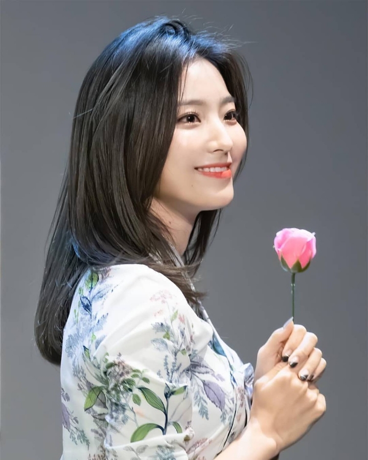 자기 전에 모두들 굿나잇하시라는 의미로 이새롬 사진.jpgif | 인스티즈