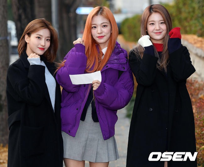 오늘자 수능장에서의 훈훈한 프로미스나인 캡틴과 아빠 | 인스티즈