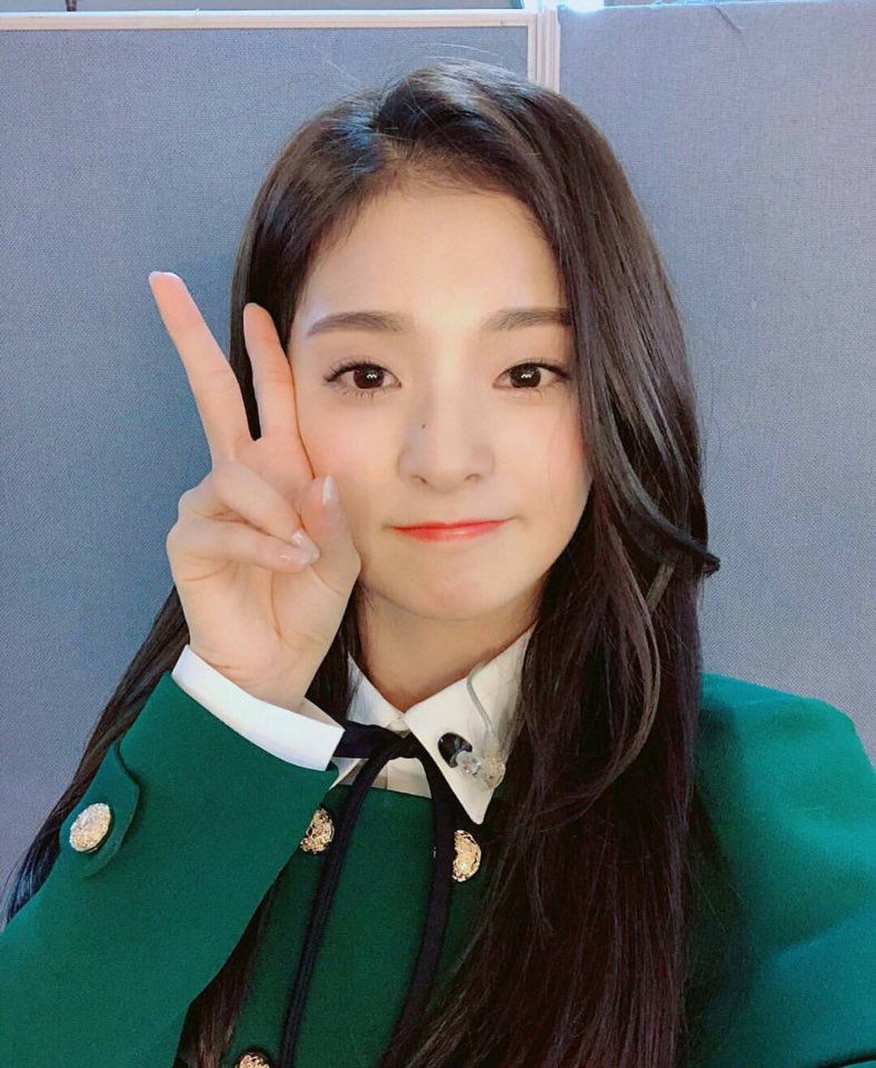 데뷔 300일기념 프로미스나인 이나경 | 인스티즈